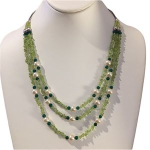 Peridot green agate pearl necklace